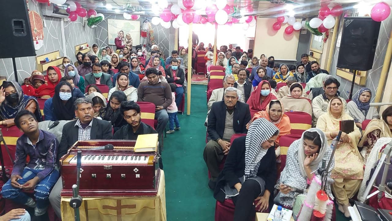 Teaching at Zarepheth Bible College, photo 2